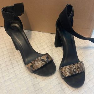 Velcro heels snake print